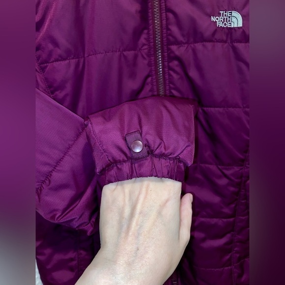 Women’s The North Face lightweight short dark Fuchsia Jacket size small - Picture 9 of 14